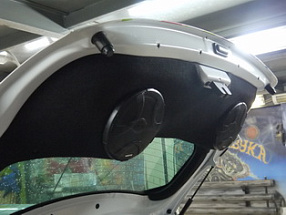 Акустика в крышке багажника Citroen DS3