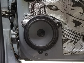 Установка акустики и шумоизоляция дверей Lada Vesta Sport